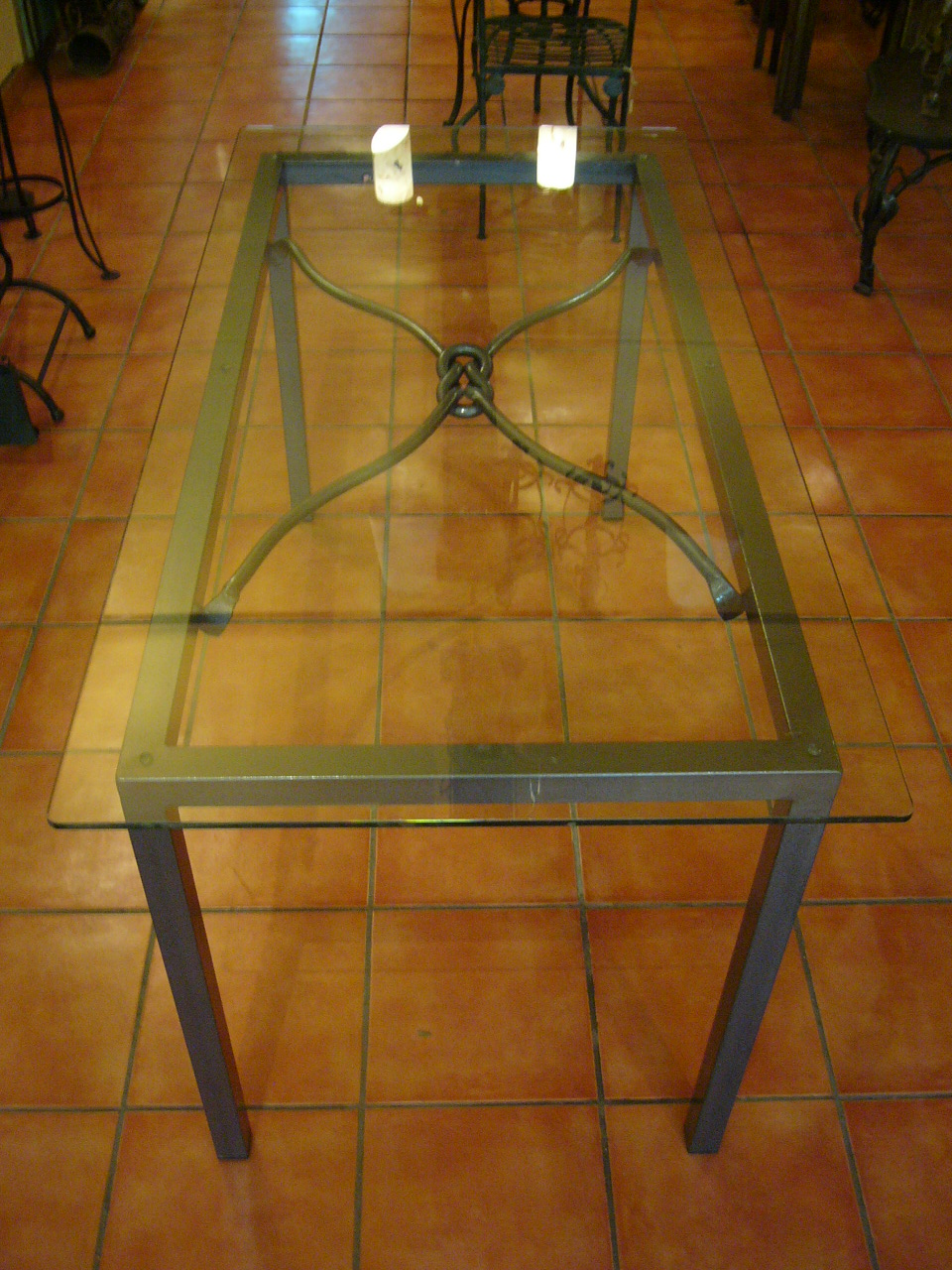 Mesas hierro - Reformes de pisos en Barcelona y todo España.